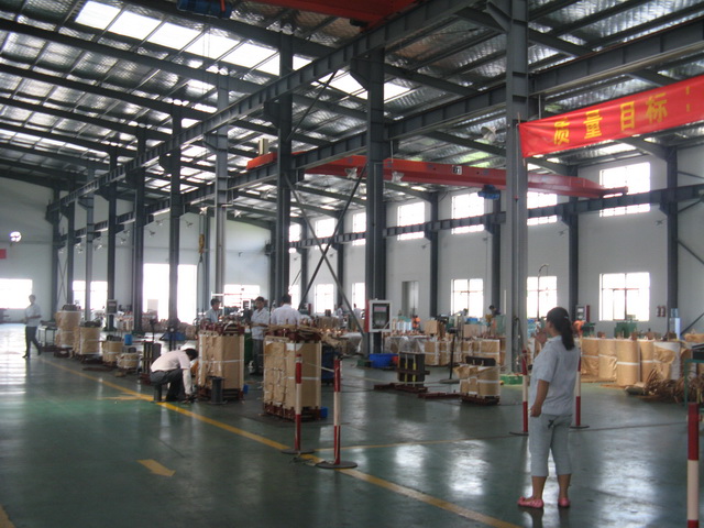 固原变压器生产车间